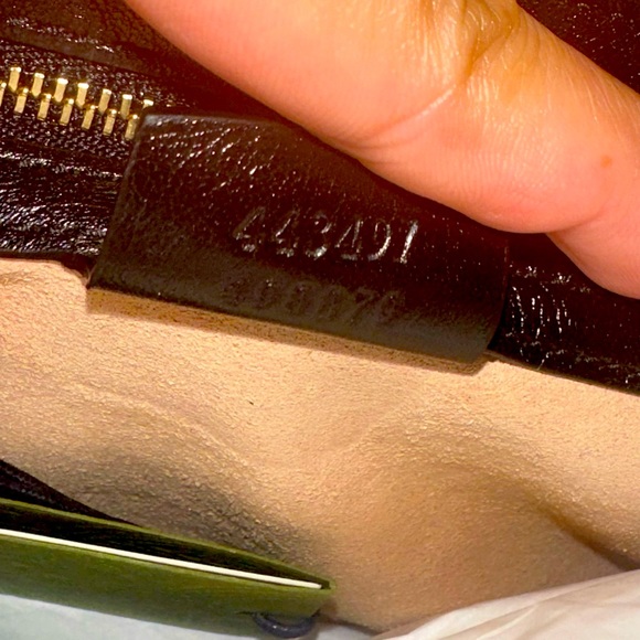 Gucci Marmont Small Shoulder Bag - Picture 3 of 8